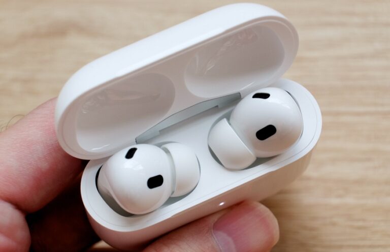 How to clean your Air Pods